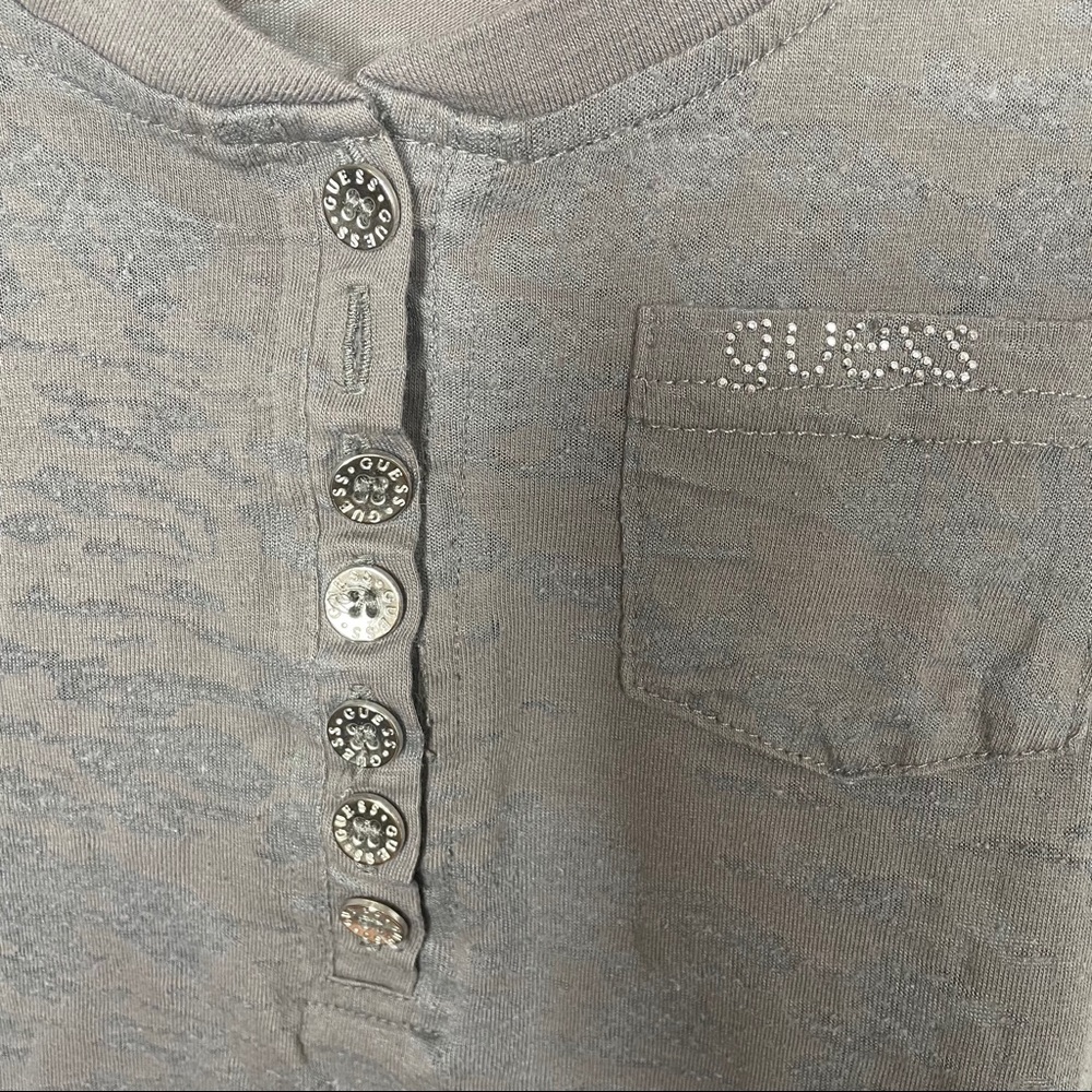 🎁 GUESS bundle t shirts - Picture 9 of 11